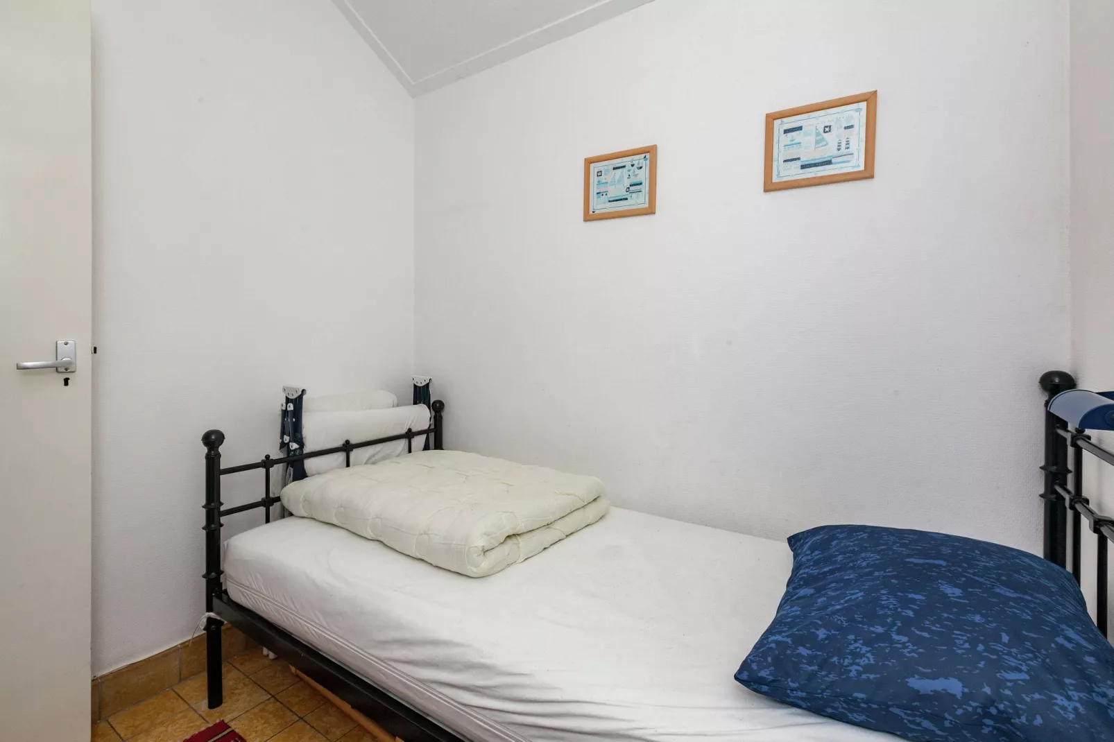 Zeeroos-Bedroom