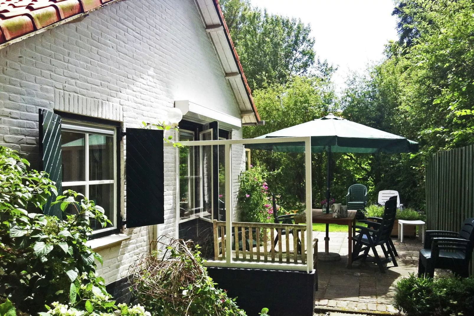 Zeeroos-Terrace balcony