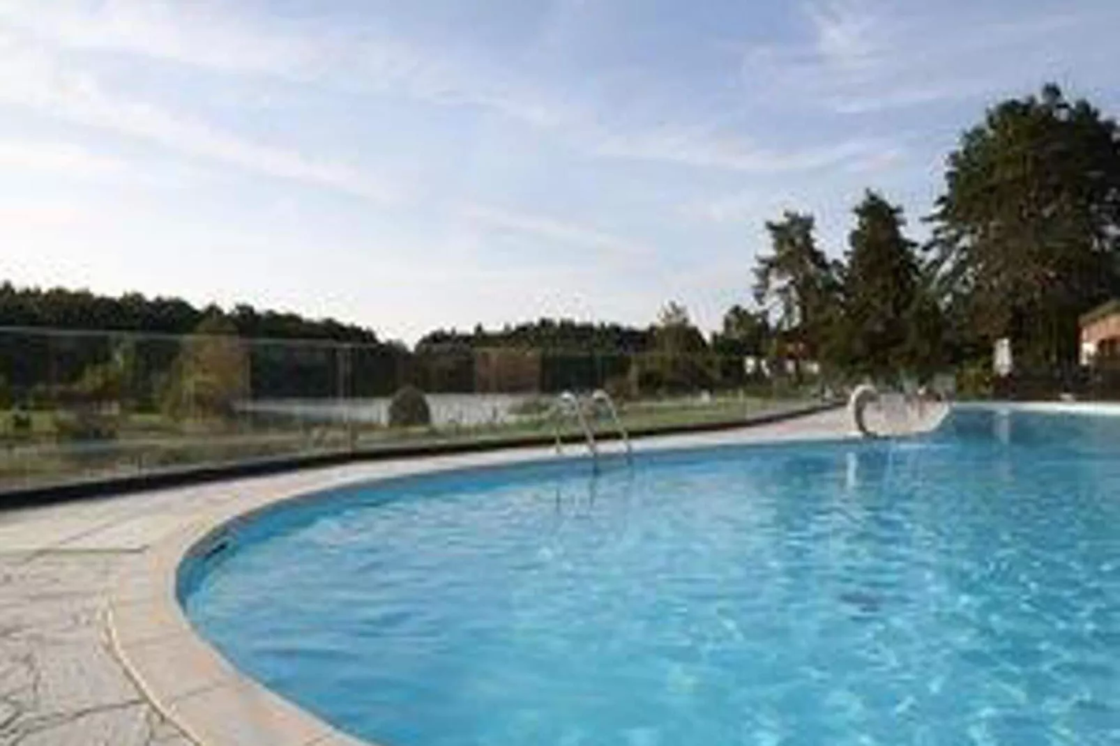 Le Domaine des Monédières-Parkeinrichtungen