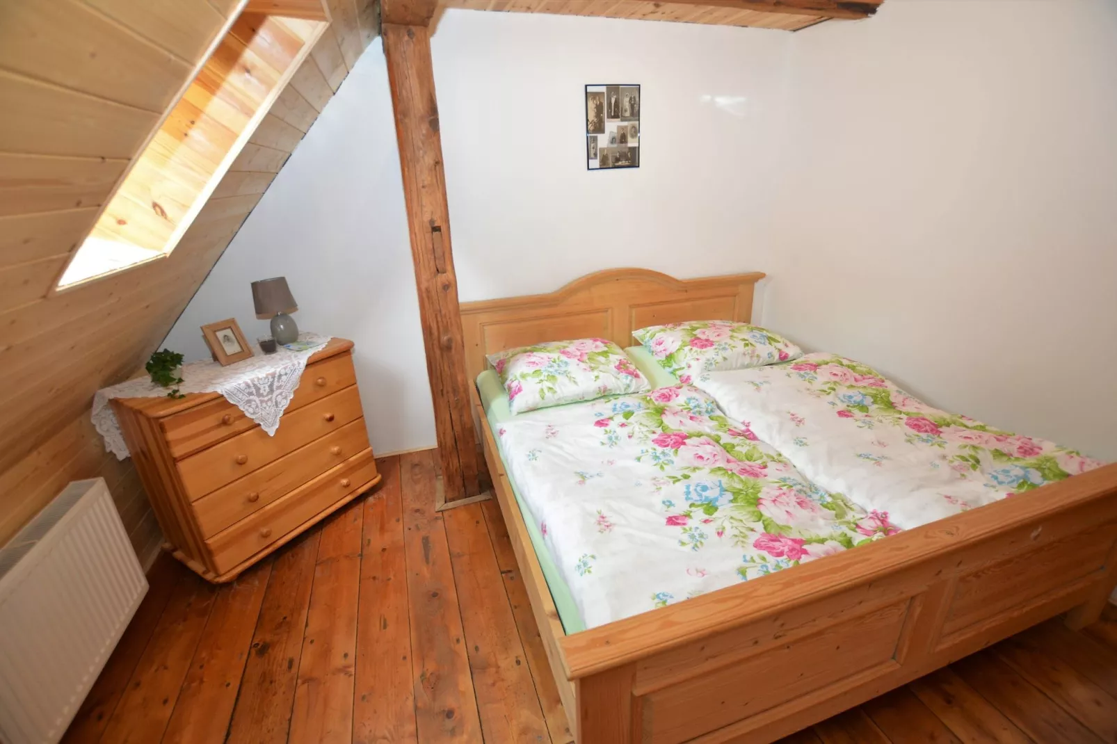 Monika-Bedroom