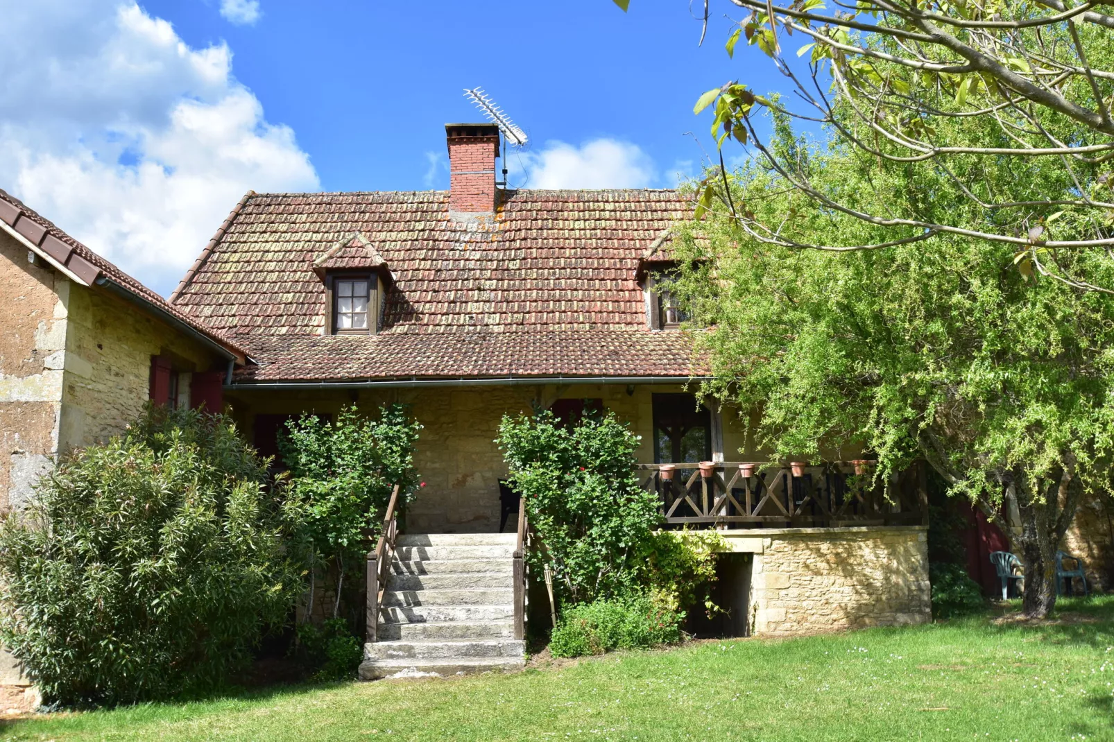 Maison de vacances Le Moulinal Haut-Exterior summer