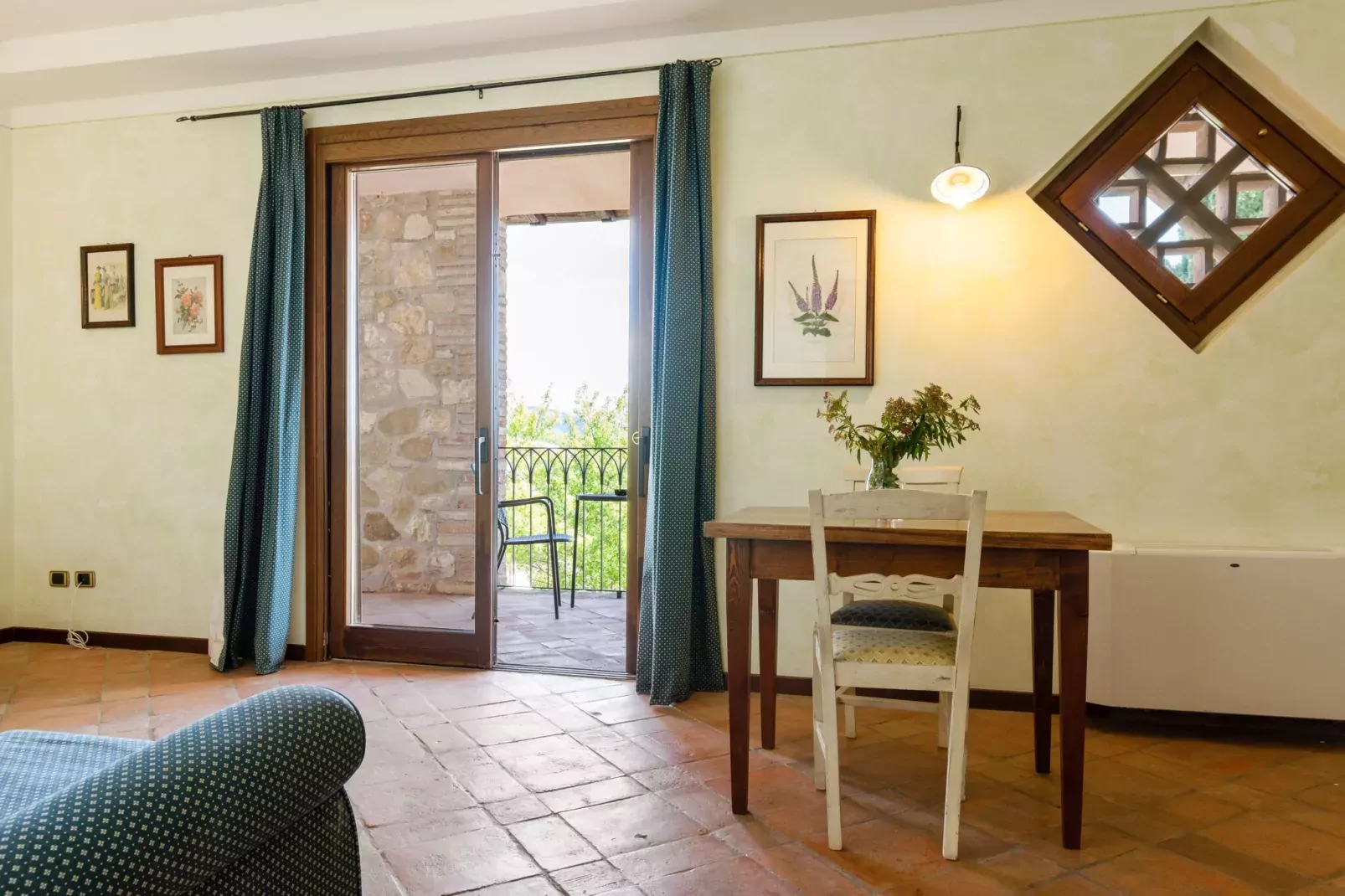 Bilo4-Living room
