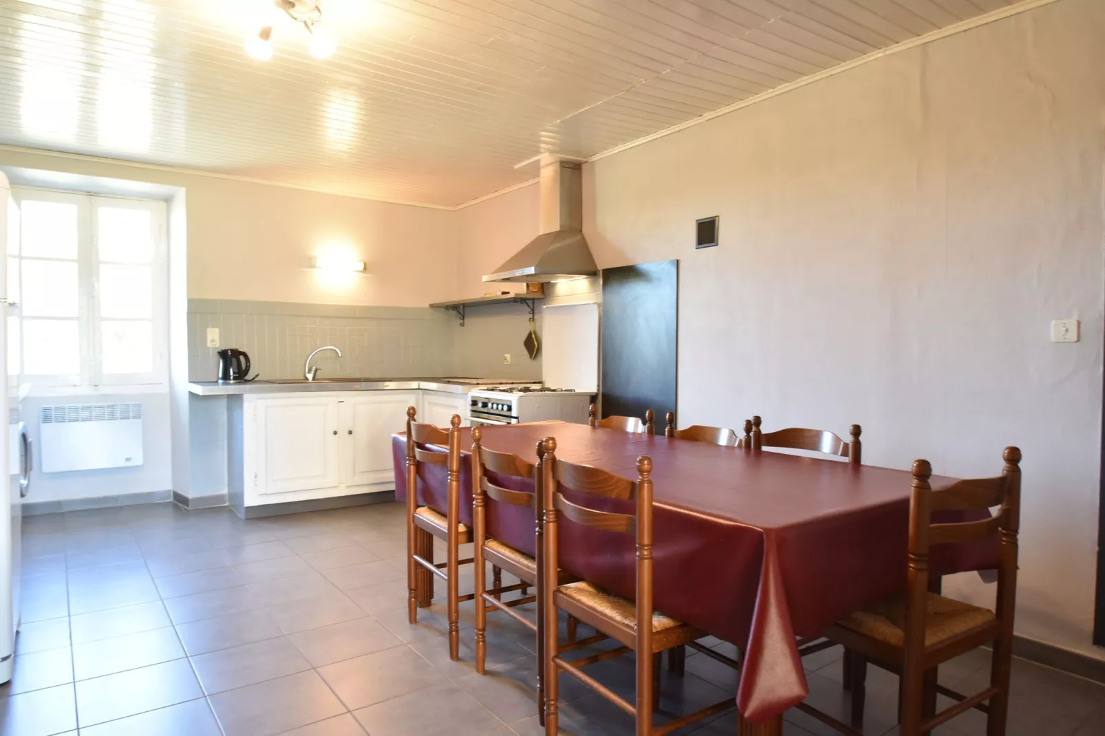 Maison de vacances Le Moulinal Haut-Dining room