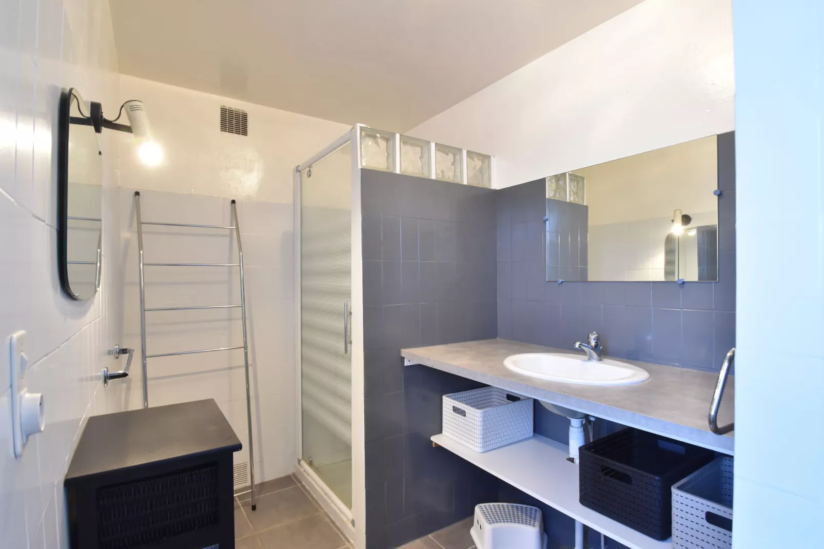 Maison de vacances Le Moulinal Haut-Bathroom