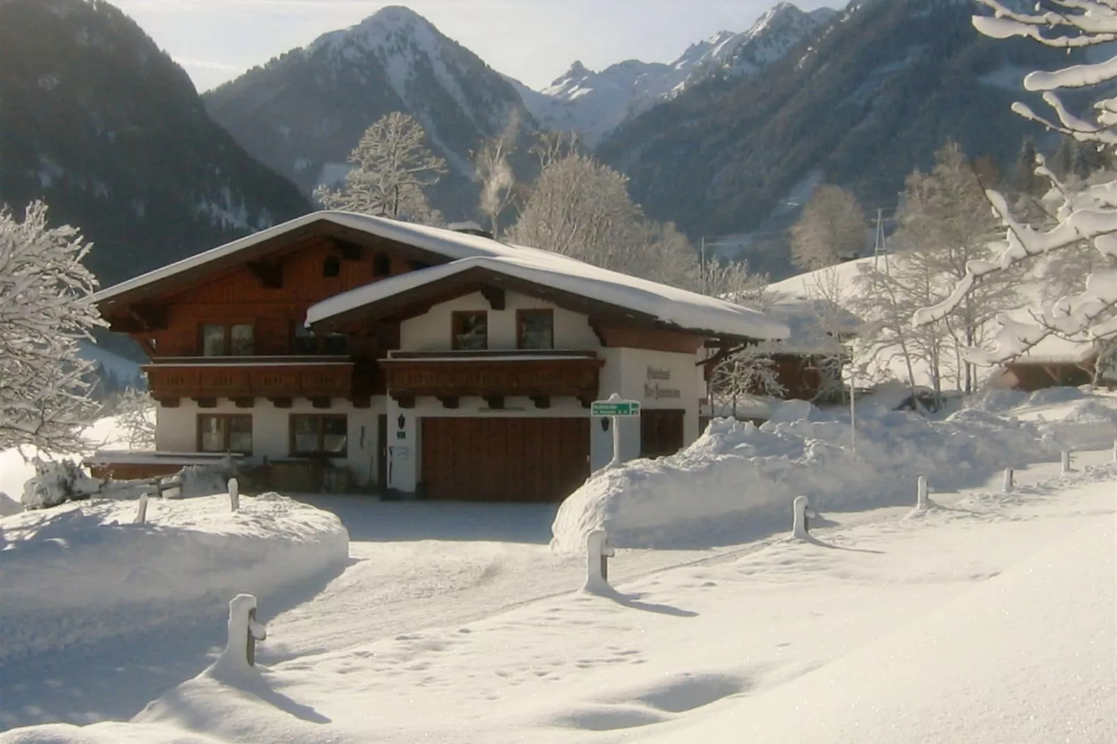 Apartment Lahnberg-Exterior winter
