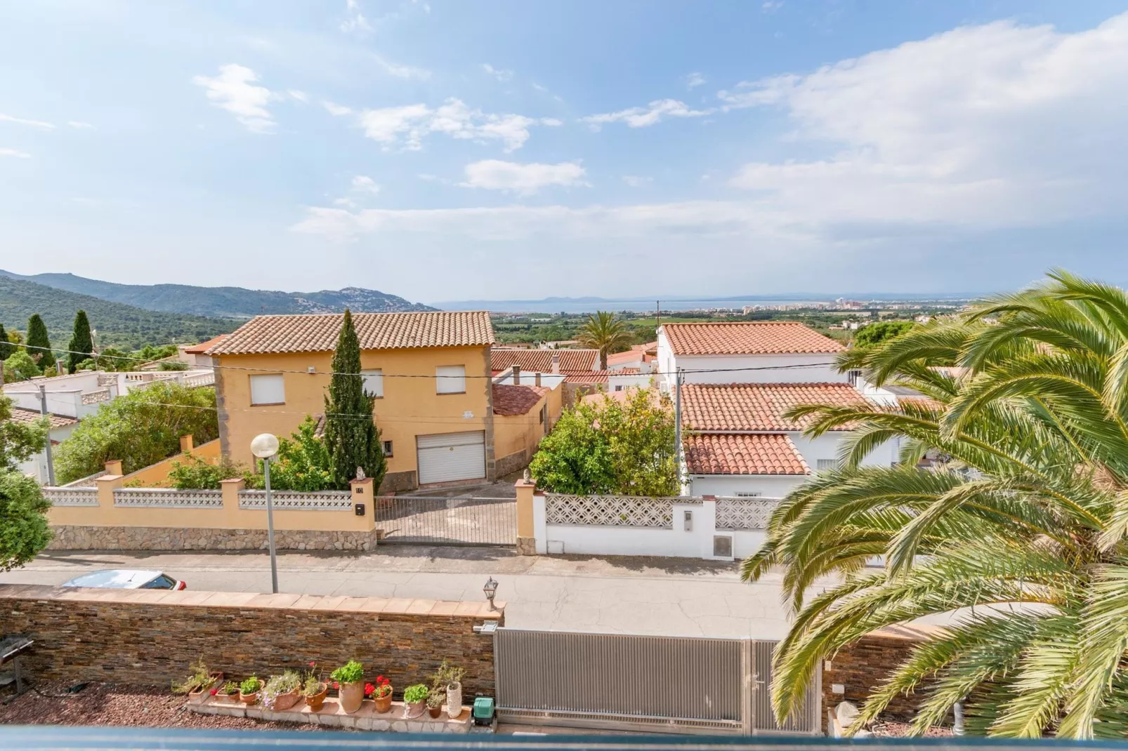 Casa de Castilla Baix-View summer