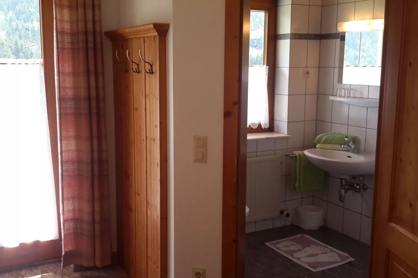 Apartment Lahnberg-Bathroom