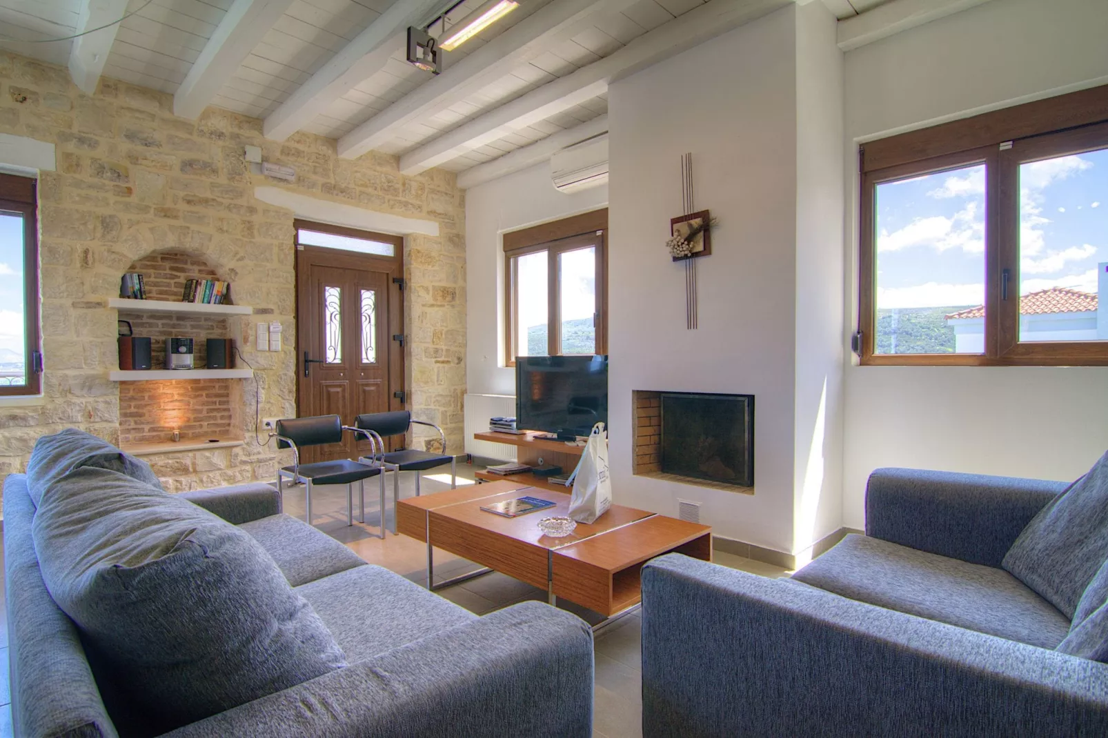 Villa Ikaros-Living room