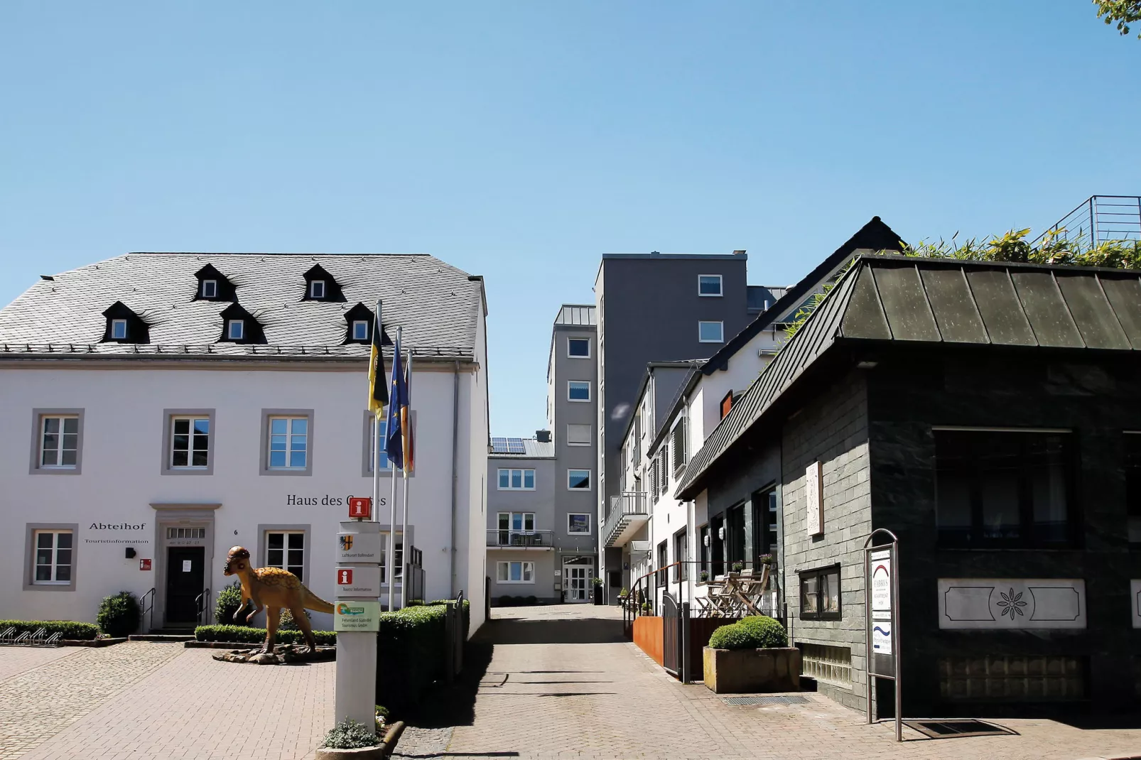 Fabryshof 01-Exterior summer