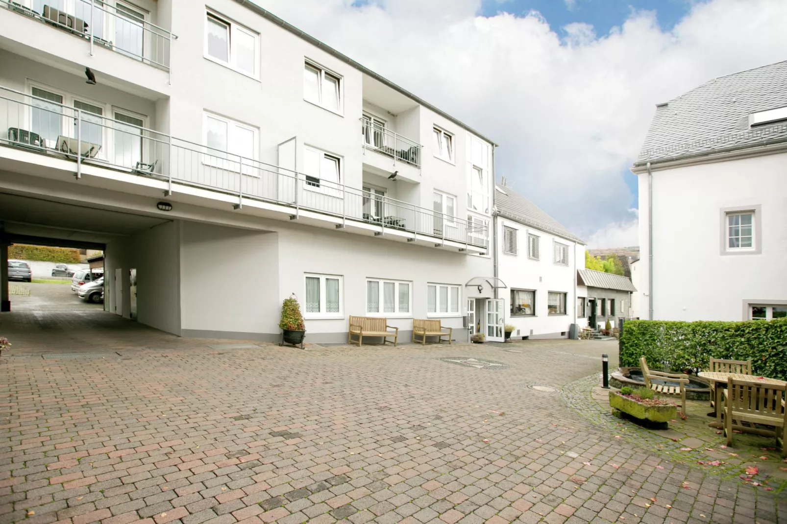 Fabryshof 01-Exterior summer