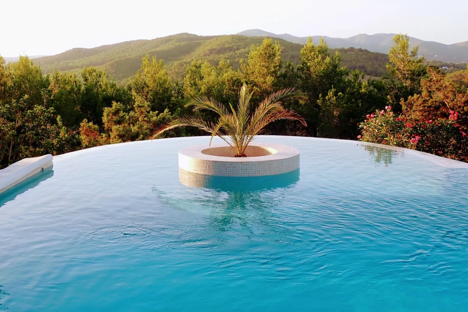 Finca Planetas-Exterior in summer