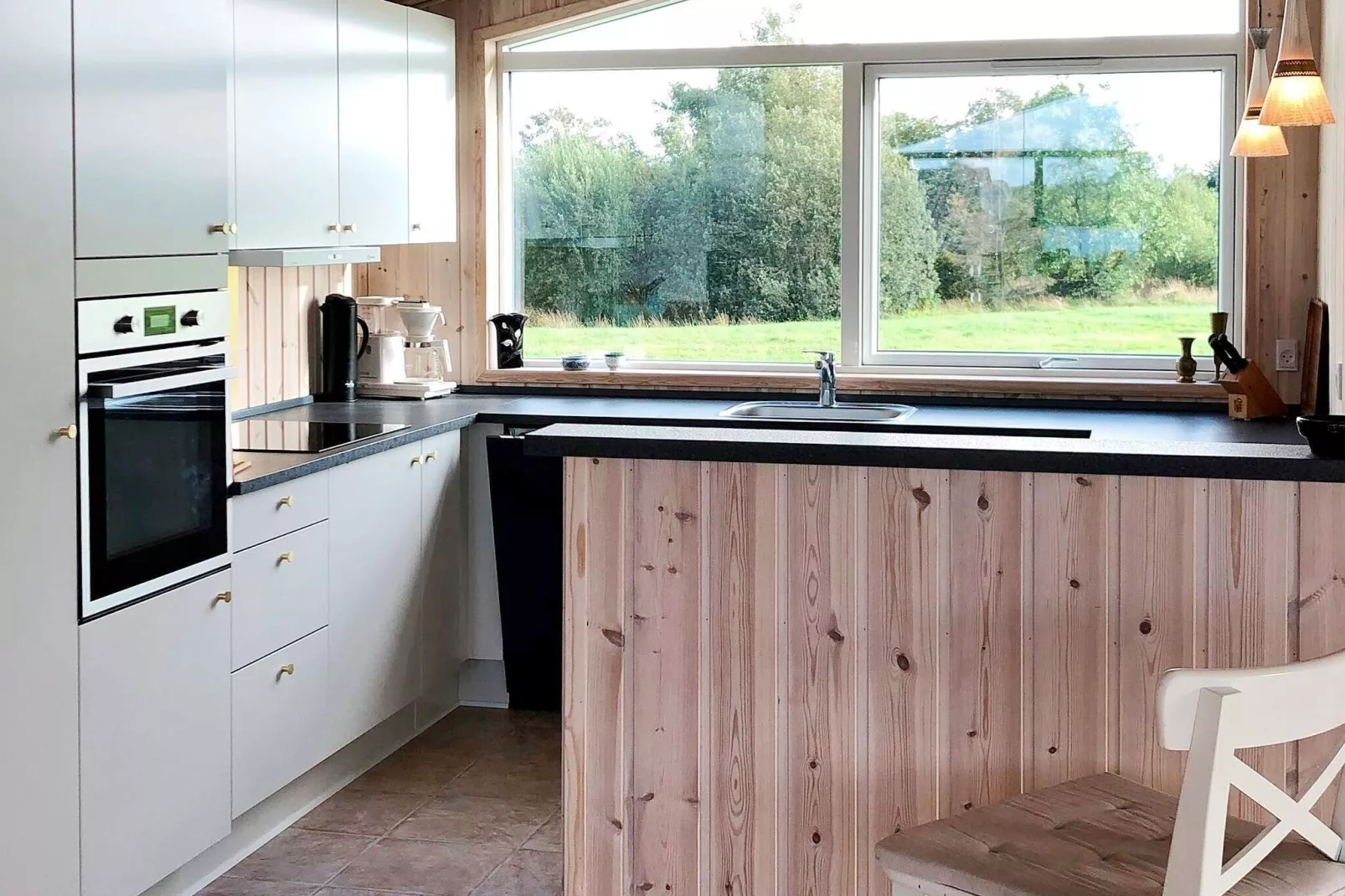 Refuge scandinave au bord du lac-By Traum