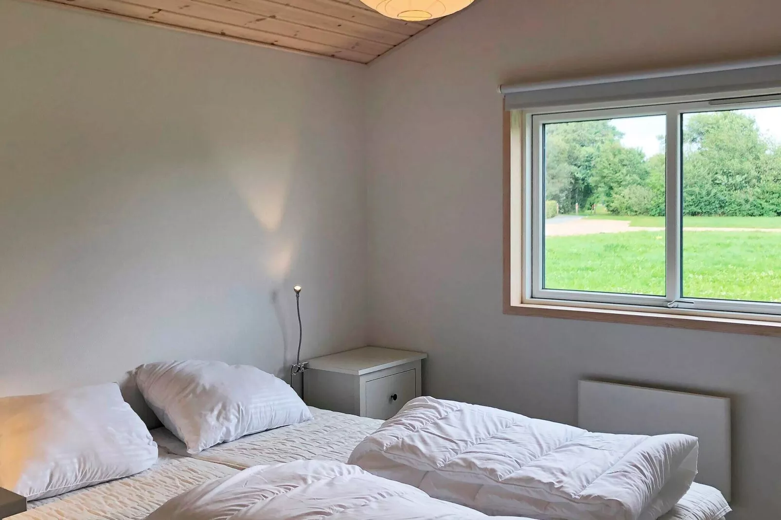 Scandinavian Lakeside Retreat-By Traum-Indoor