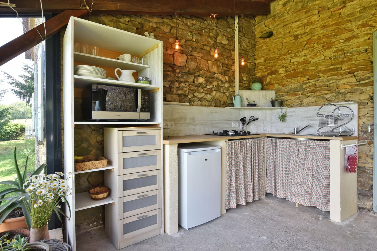Maison au calme avec piscine-Kitchen