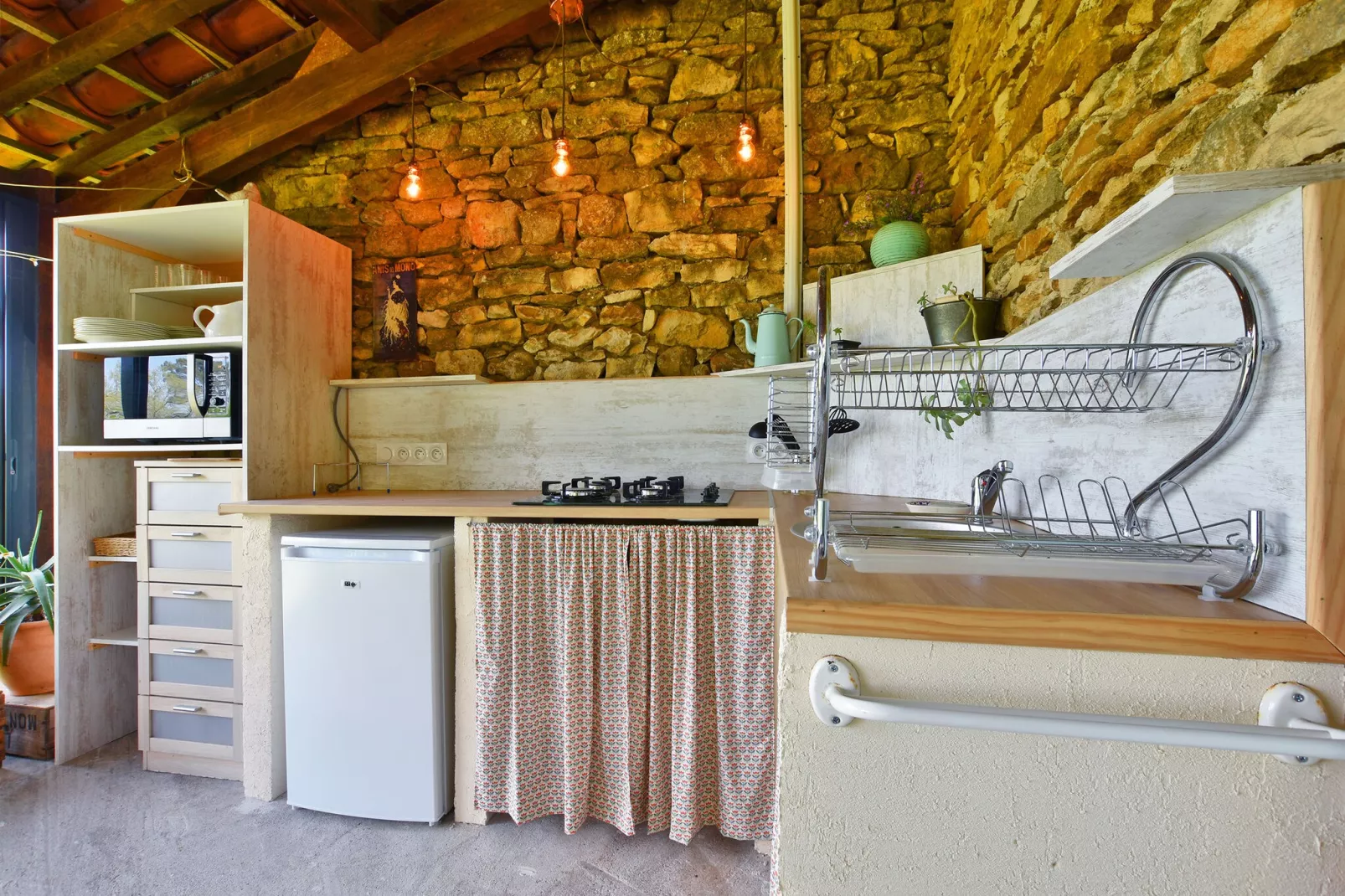Maison au calme avec piscine-Kitchen