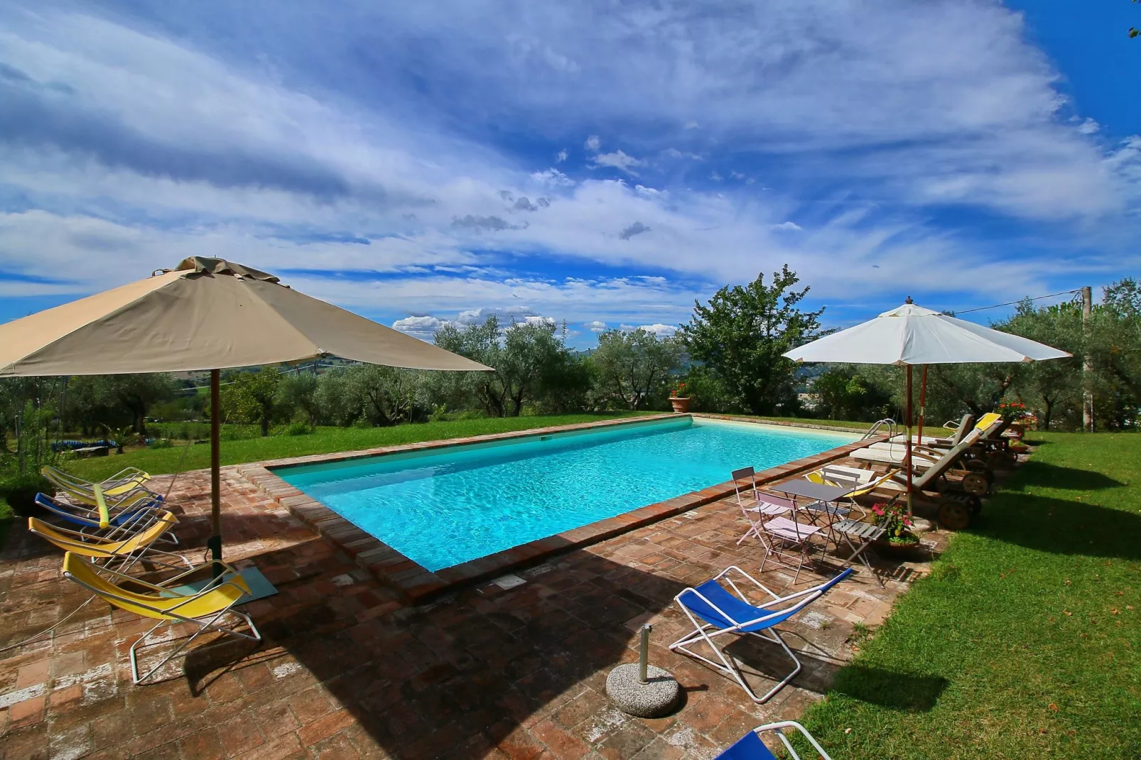Bachi da Seta-Pool