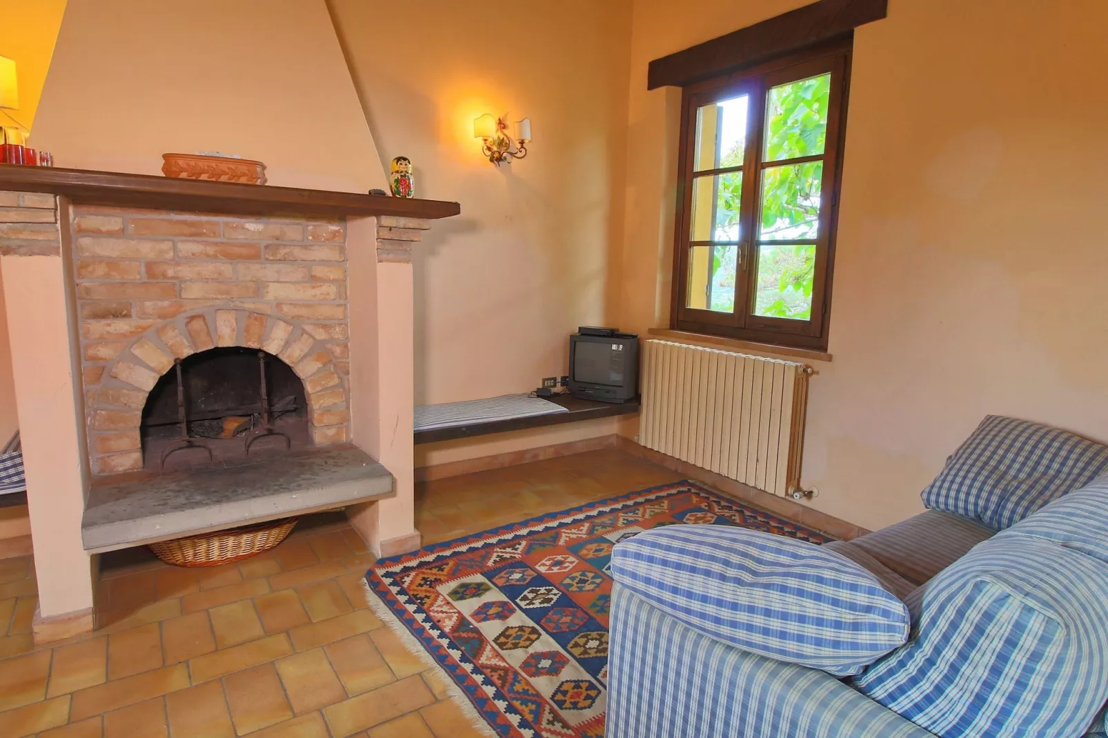 Bachi da Seta-Living room