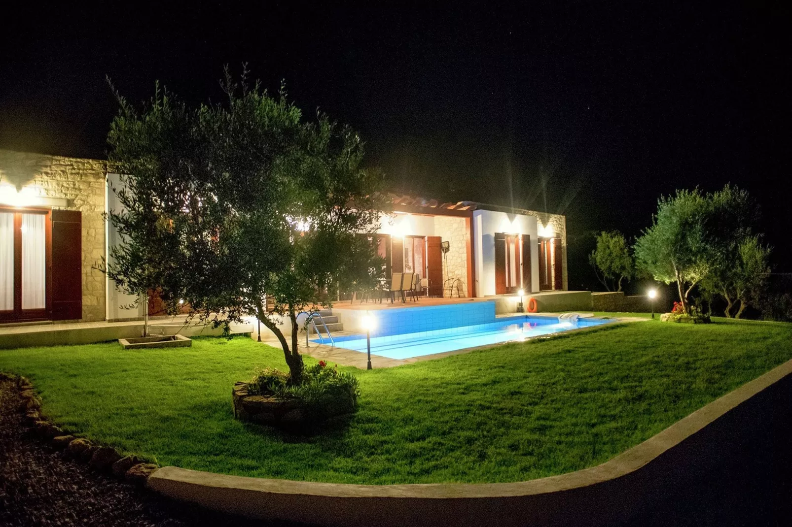 Villa Kyria-Gardens summer