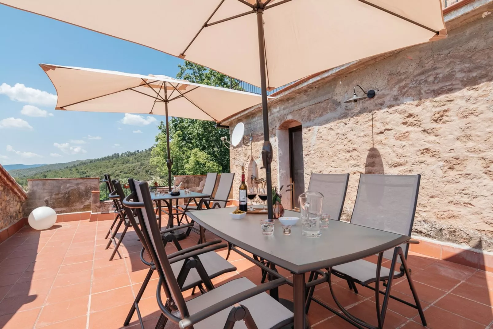 La vila Argençola-Terrace balcony