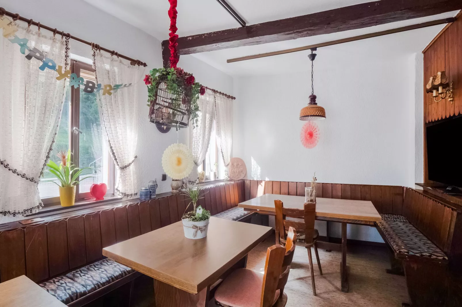 Ferienhaus und Bar St Goarshausen in der Loreley-Dining room