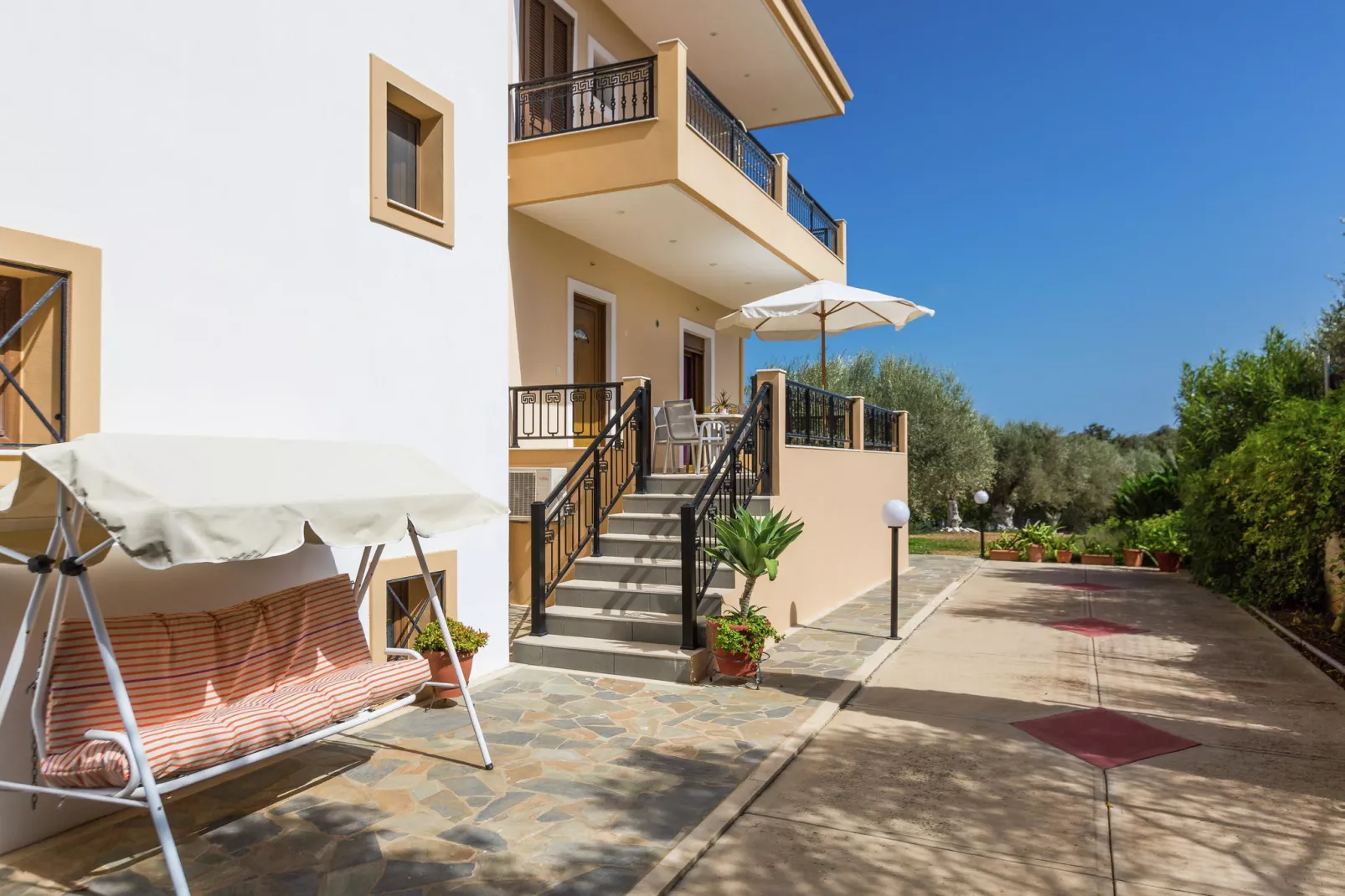 Romantic Apartment-Exterior summer