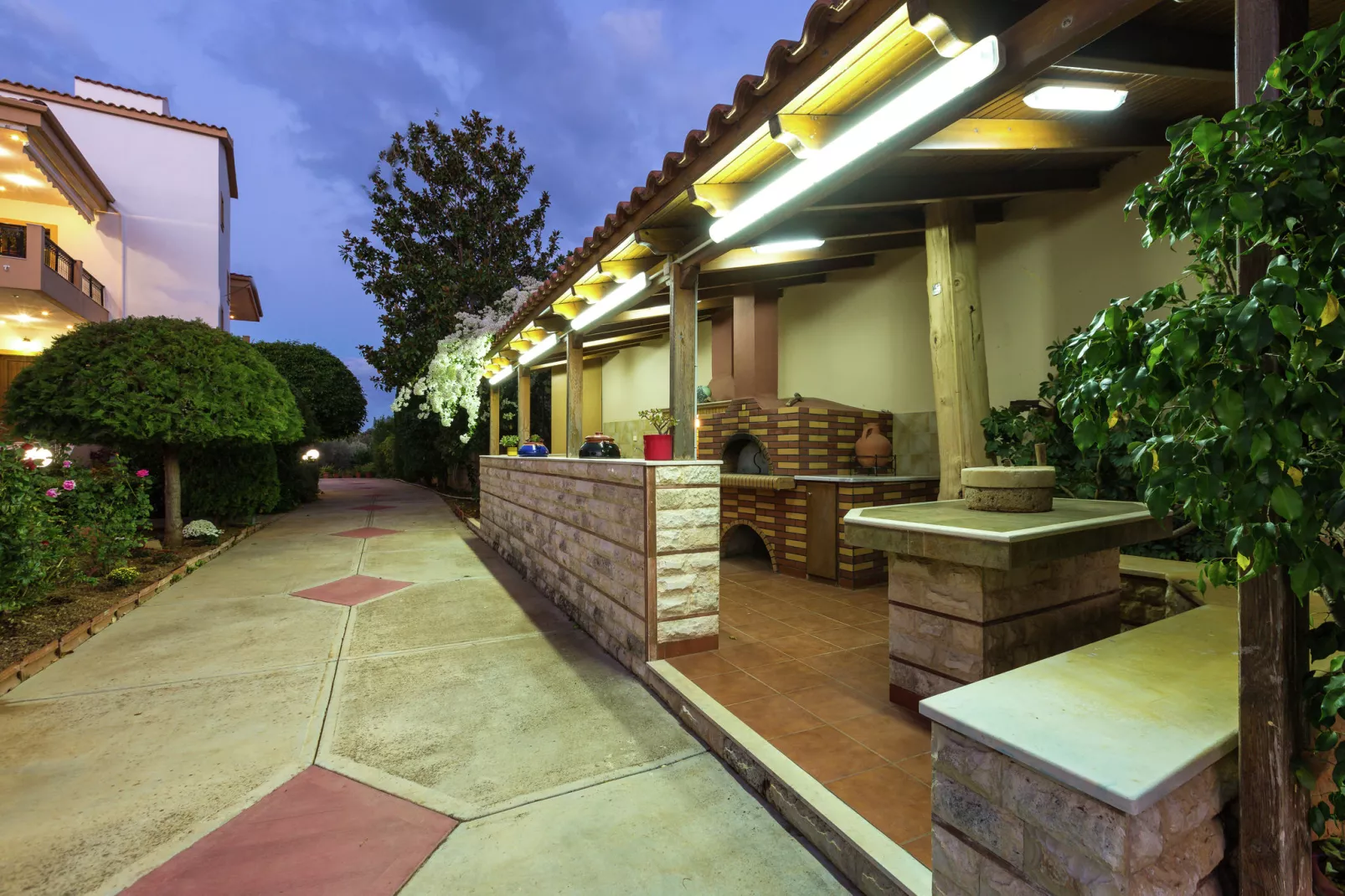 Romantic Apartment-Exterior summer