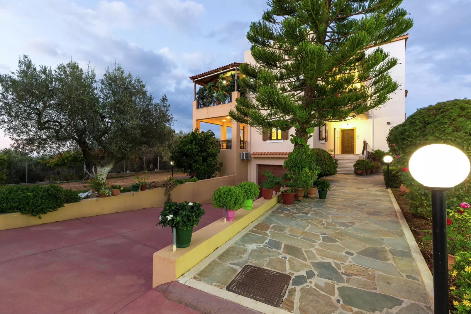 Romantic Apartment-Exterior summer