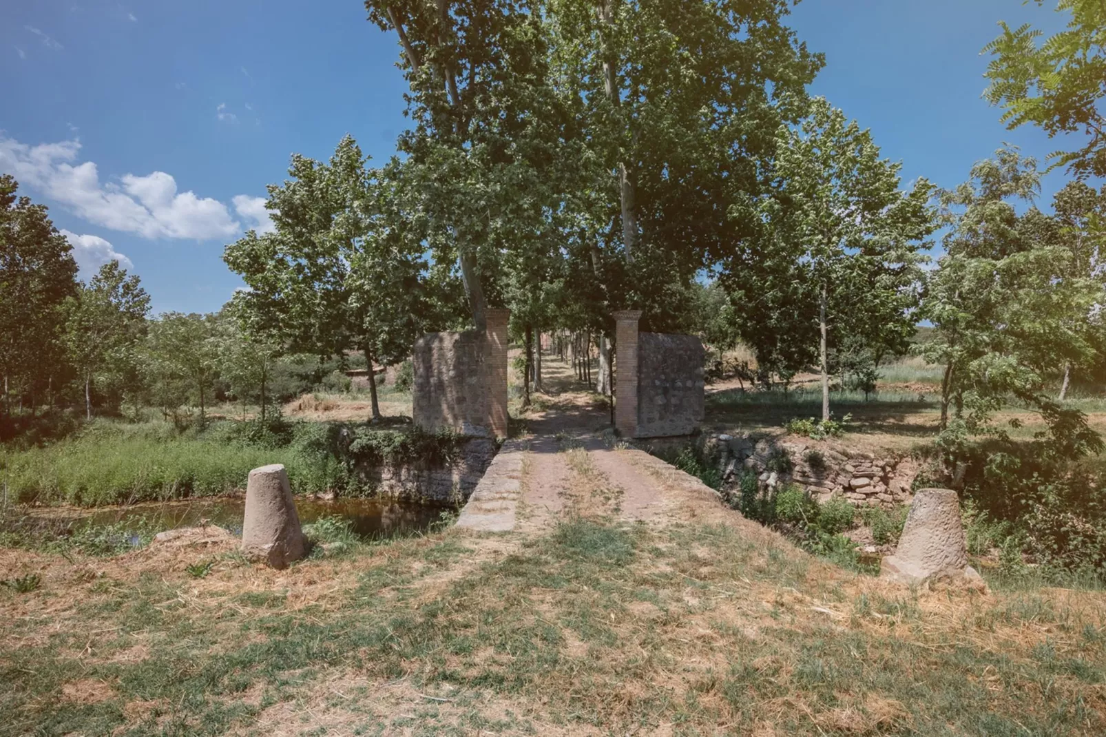 La vila Argençola-Gardens summer