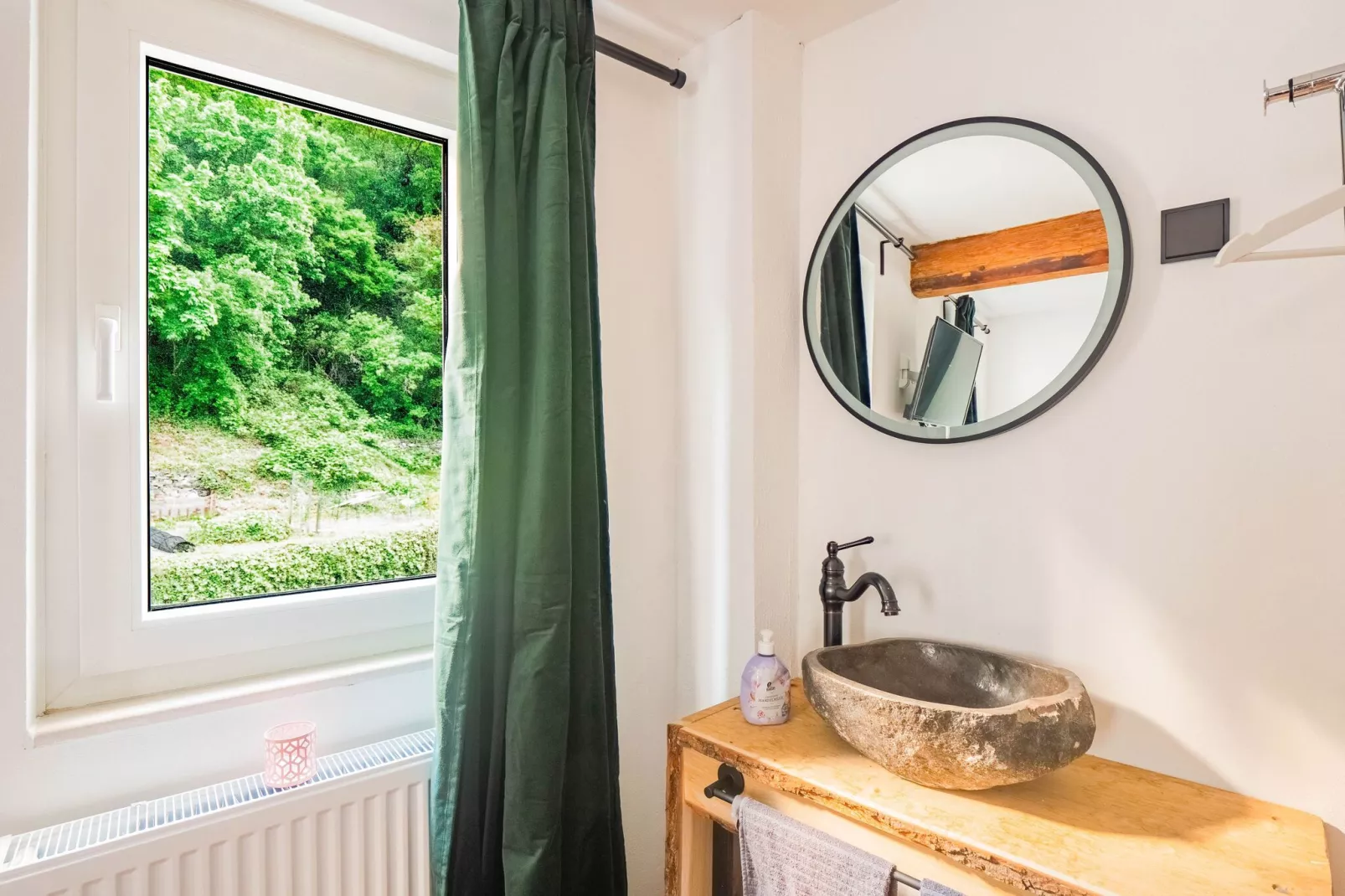 Ferienhaus und Bar St Goarshausen in der Loreley-Bathroom