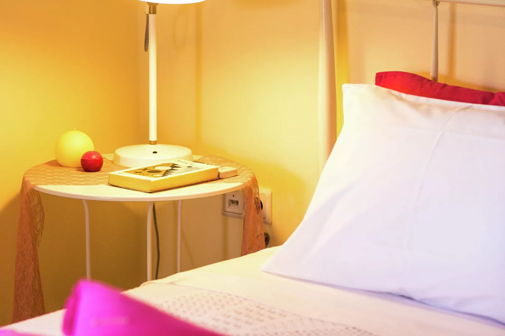 Romantic Apartment-Bedroom