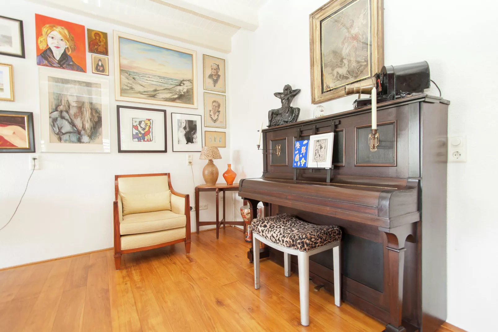 Anna's Place-Living room