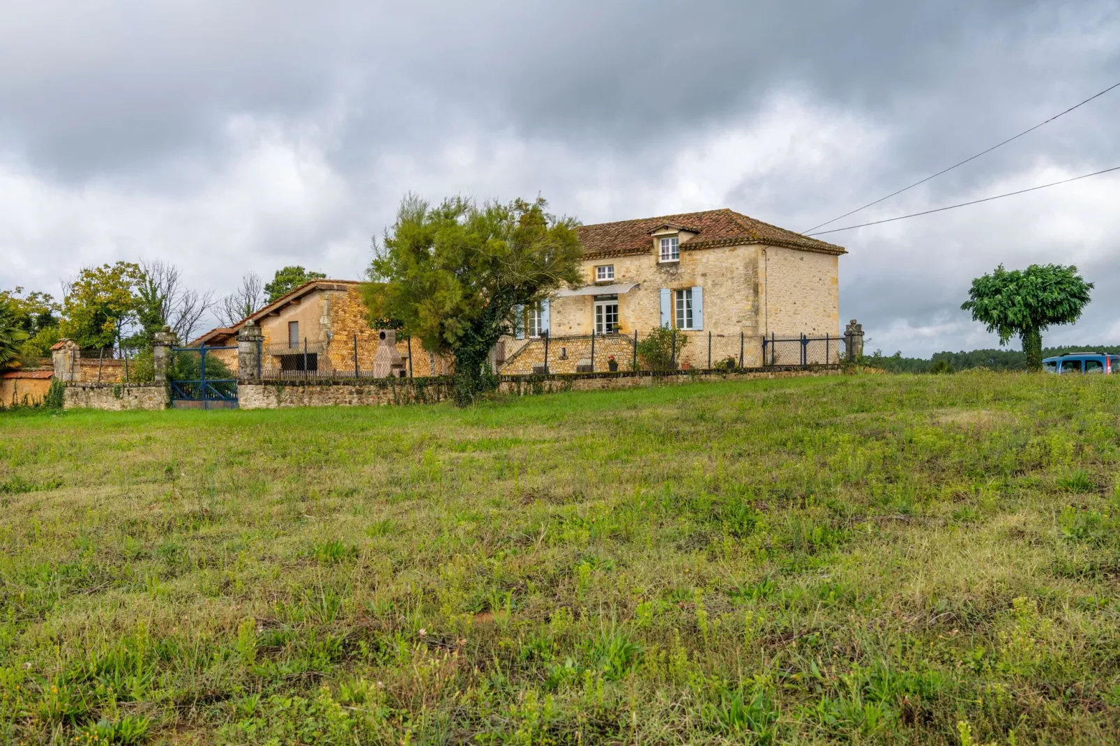 Maison fabuleuse-Exterior summer