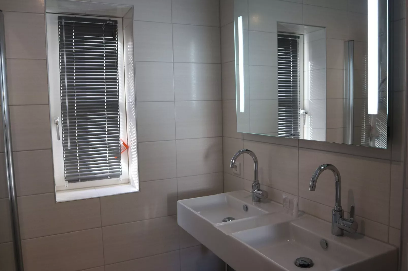 Resort De Zanding 22-Bathroom