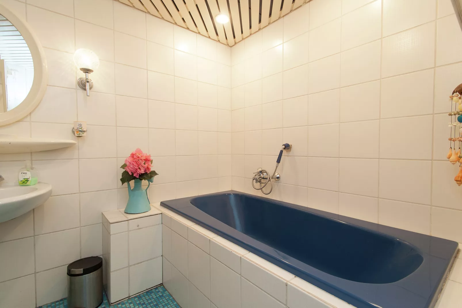 Anna's Place-Bathroom
