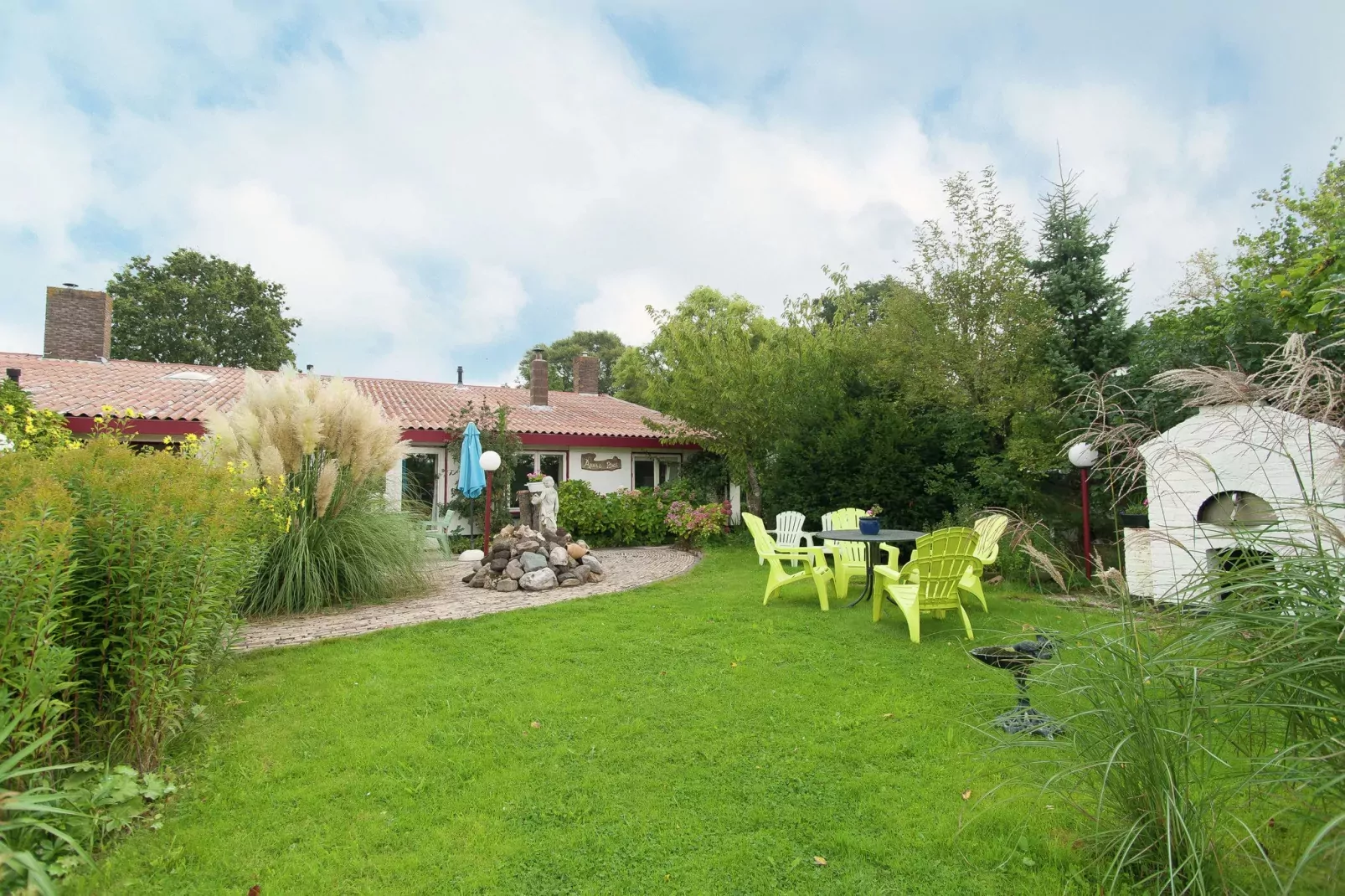 Anna's Place-Gardens summer