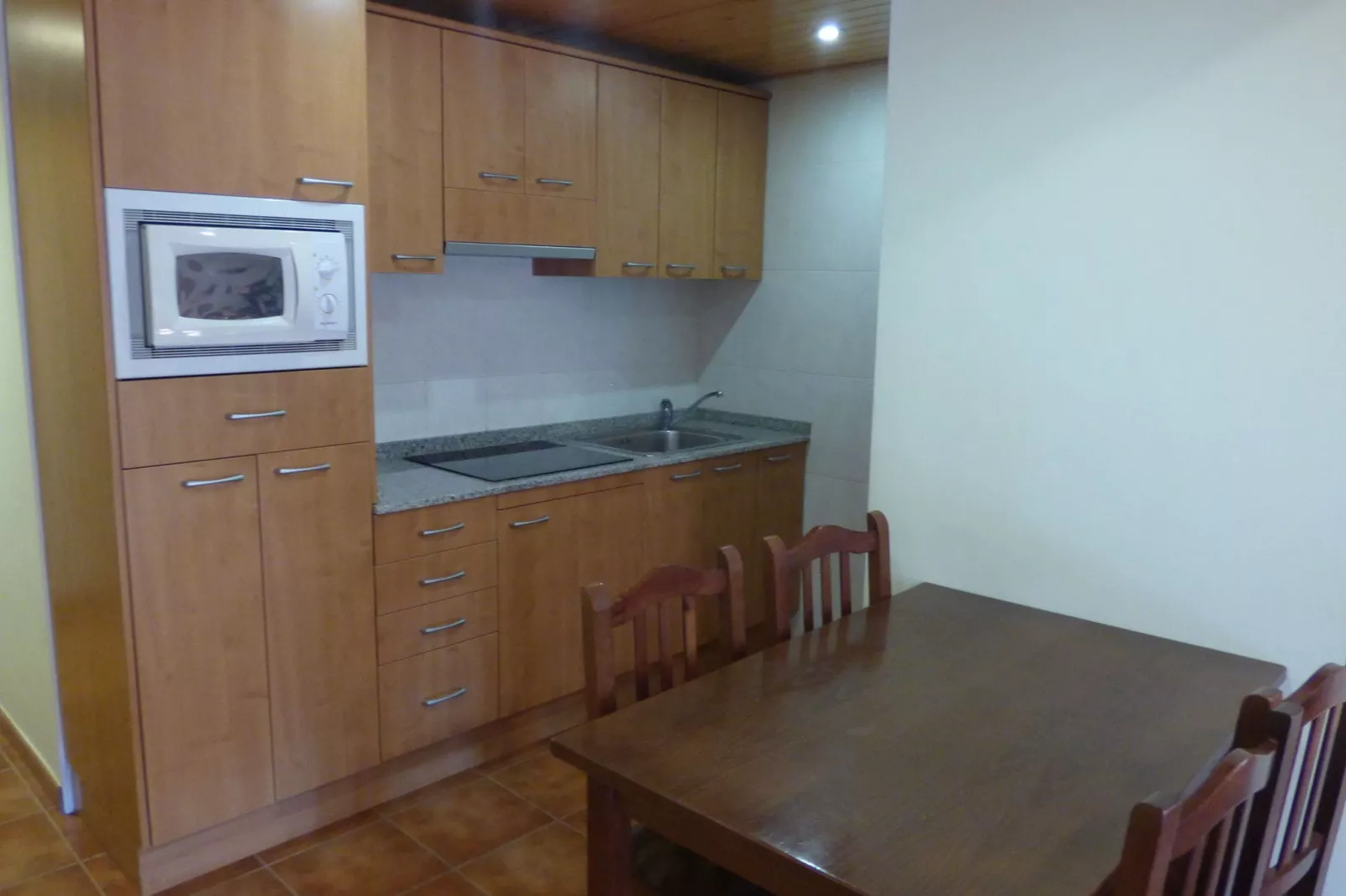 Mas Set Rengs-Kitchen