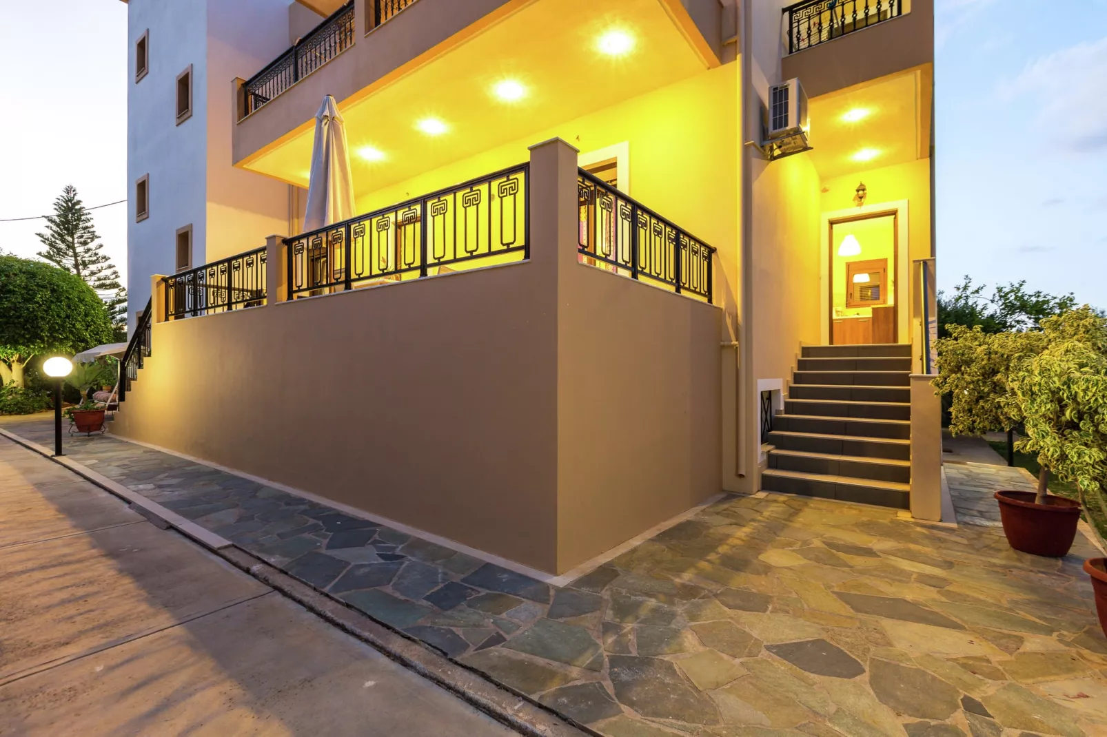 Oil Apartment-Exterior summer