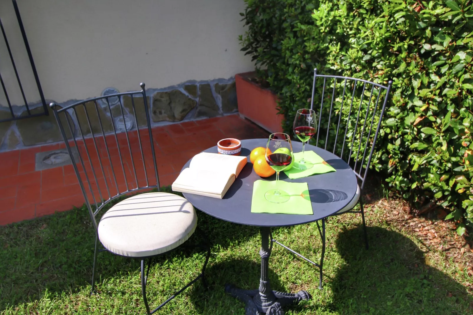 Viole-Terrace balcony