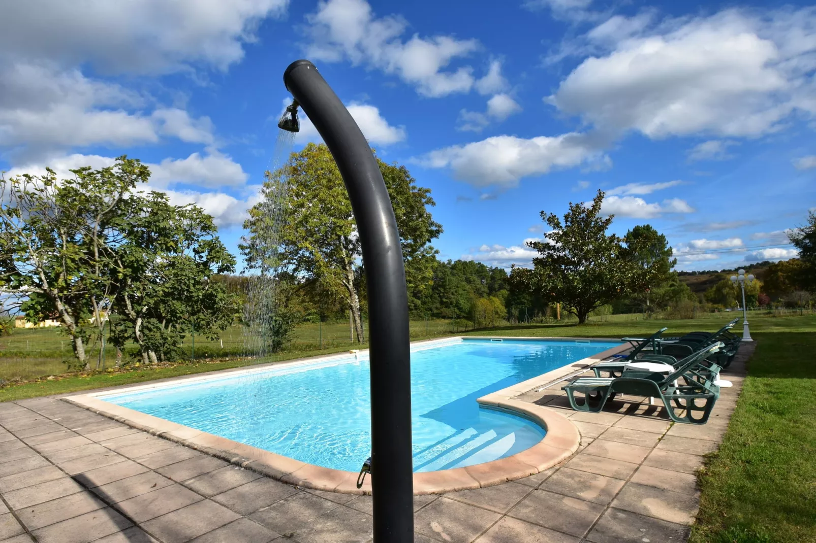 Maison de vacances Besse les Vitarelles 6 p-Pool