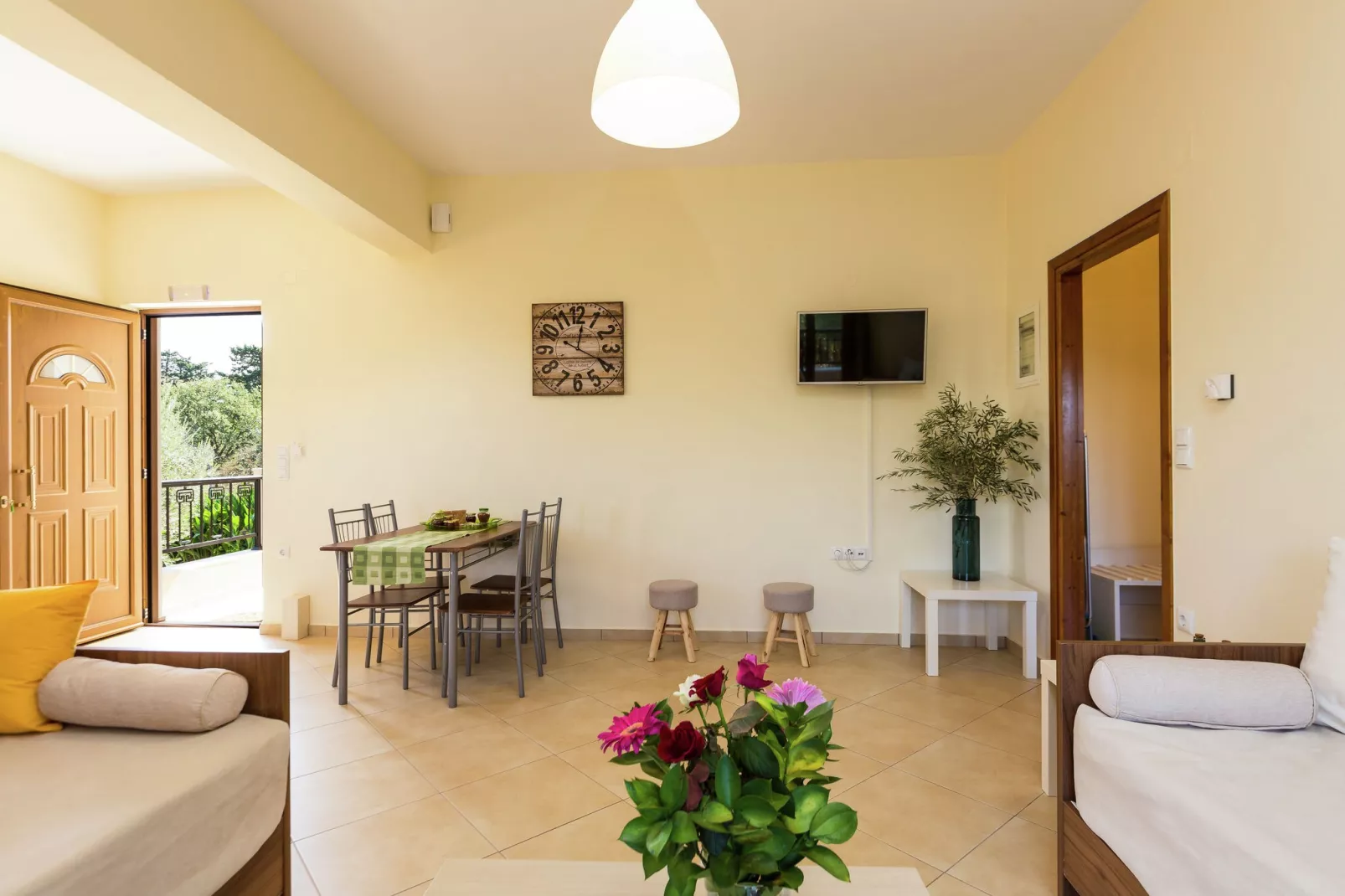 Oil Apartment-Dining room