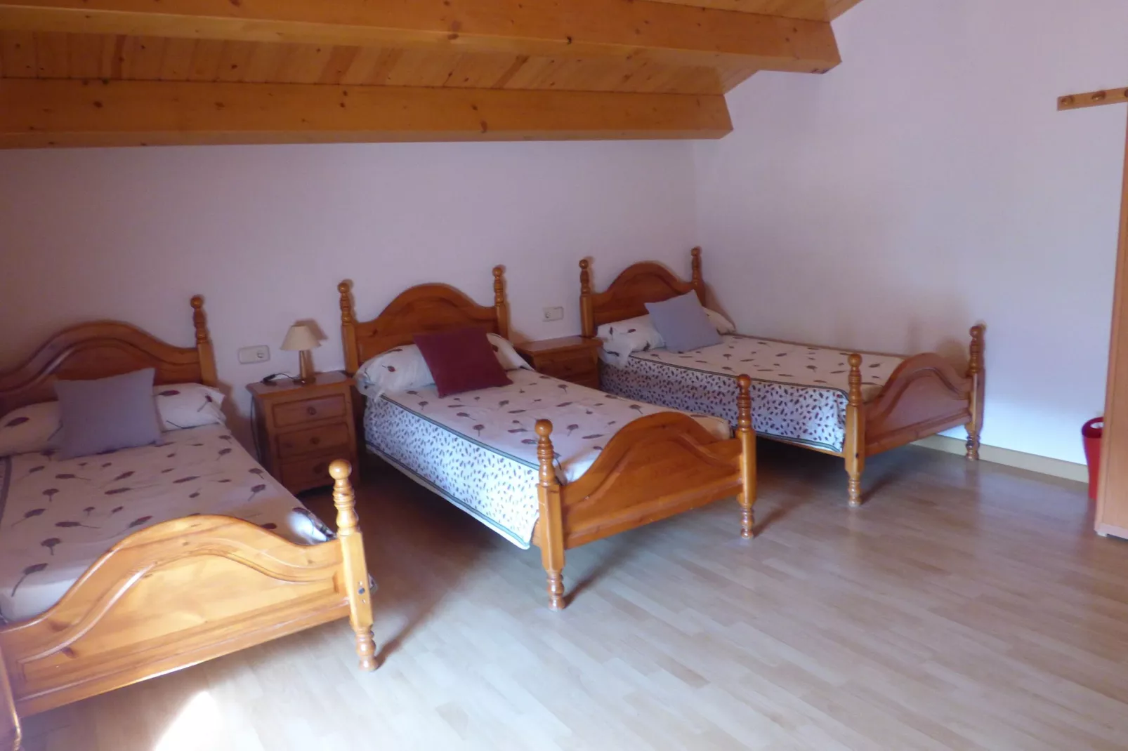Mas Set Rengs-Bedroom