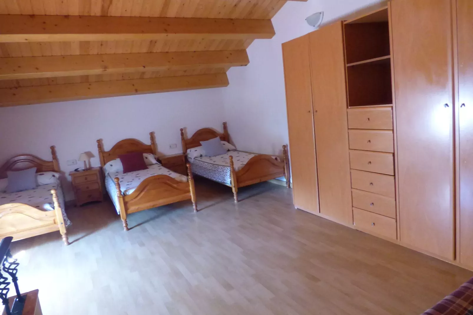 Mas Set Rengs-Bedroom