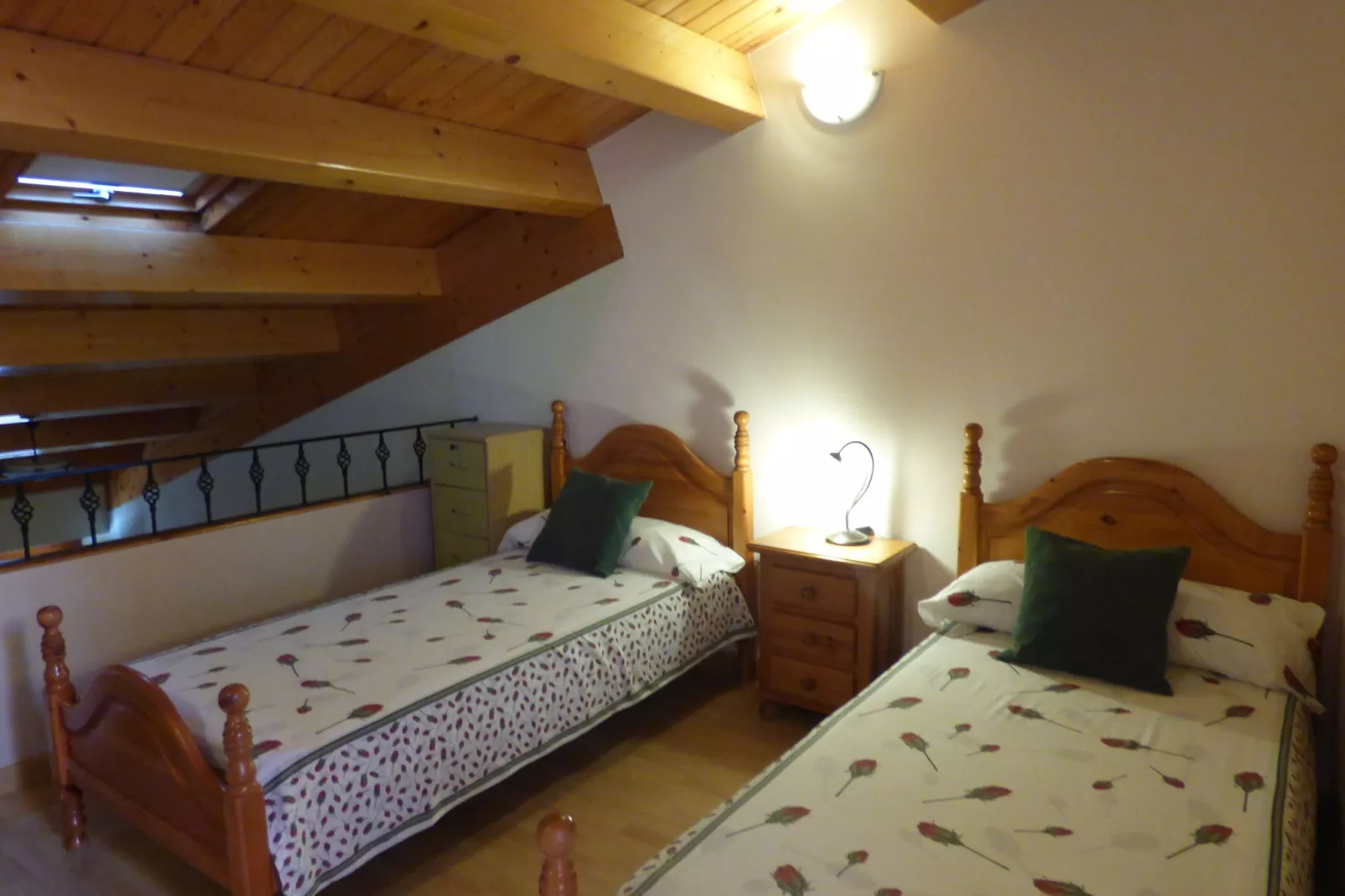 Mas Set Rengs-Bedroom
