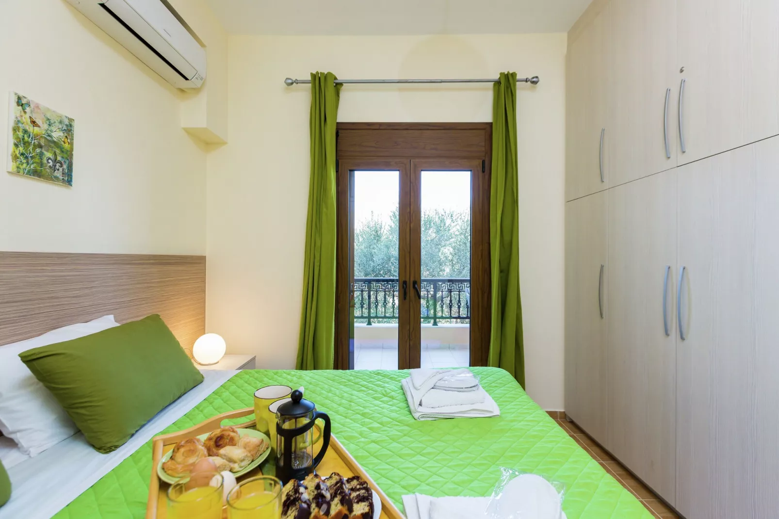 Oil Apartment-Bedroom