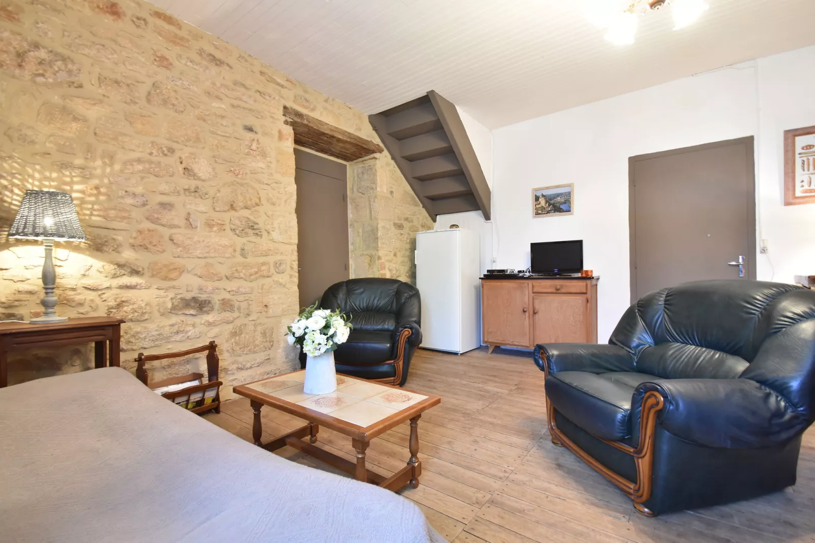 Maison de vacances Besse les Vitarelles 6 p-Living room