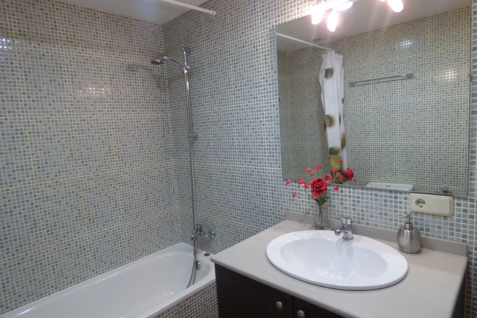 Mas Set Rengs-Bathroom