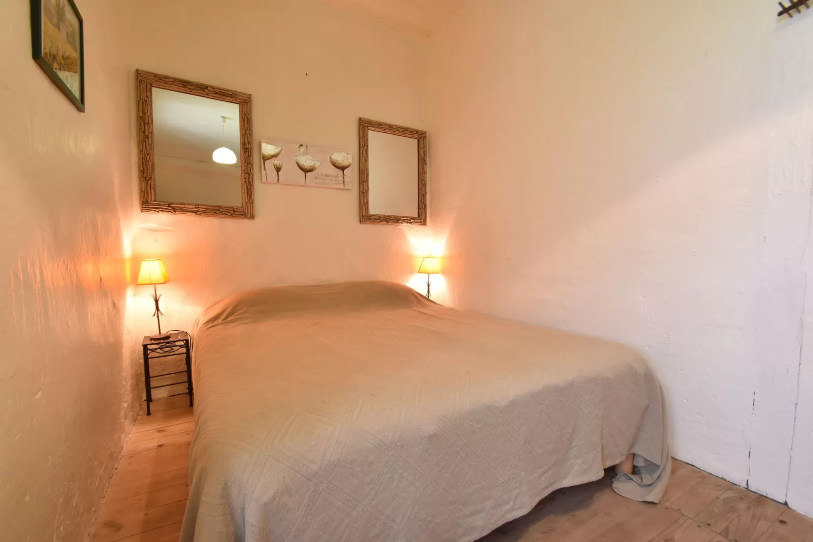 Maison de vacances Besse les Vitarelles 6 p-Bedroom