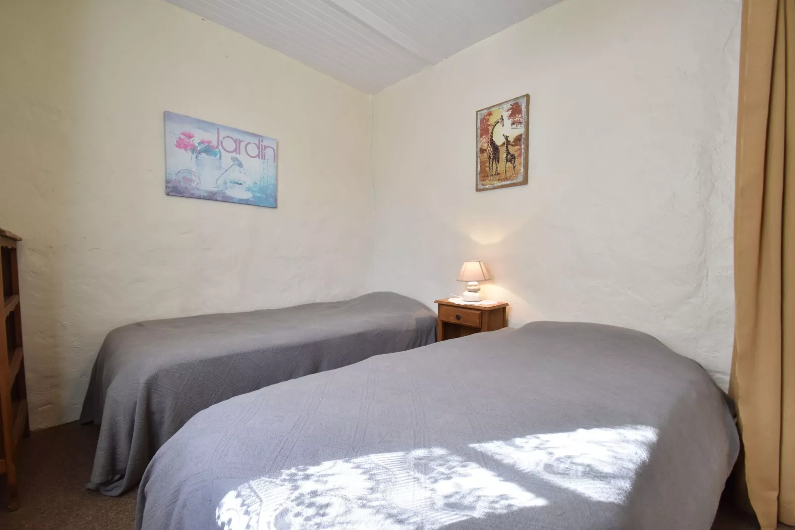 Maison de vacances Besse les Vitarelles 6 p-Bedroom
