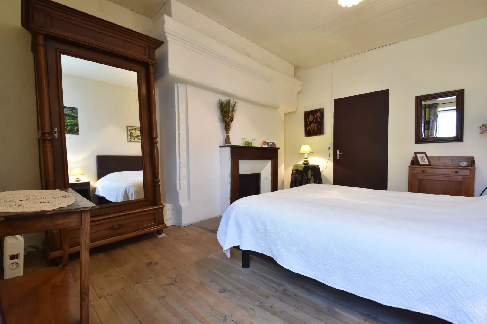 Maison de vacances Besse les Vitarelles 6 p-Bedroom