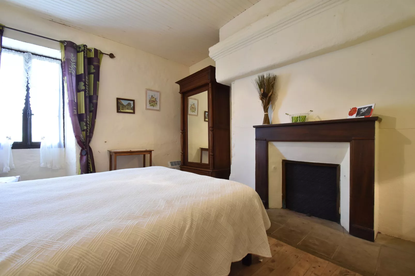 Maison de vacances Besse les Vitarelles 6 p-Bedroom